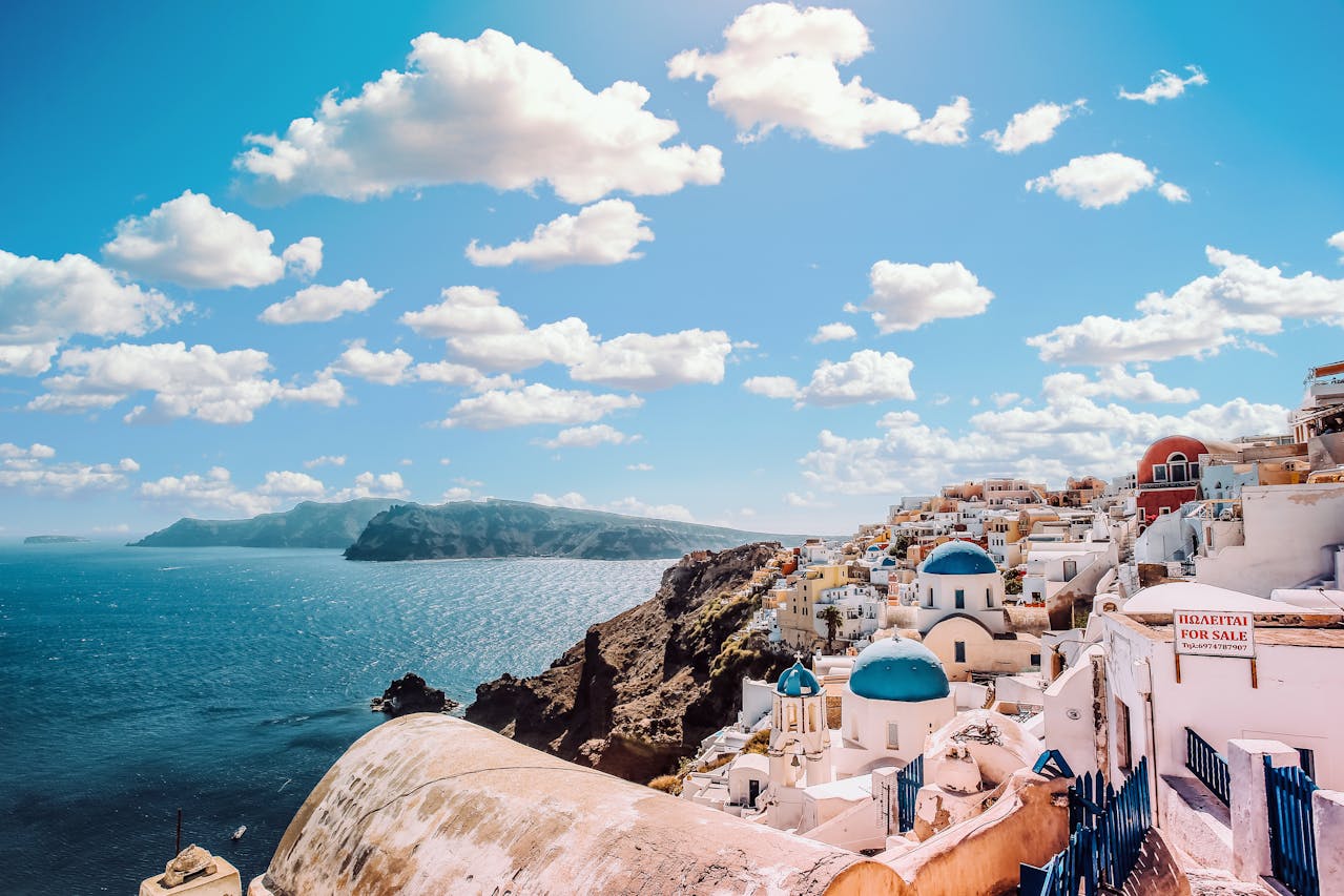 Stay Connected in Greece: Travel Tips, Attractions, Local Cuisine & eSIM Guide